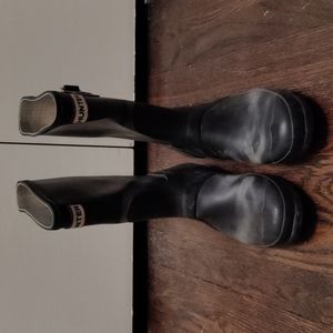 Hunter short rain boots